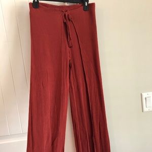 Adorable rust beach pants